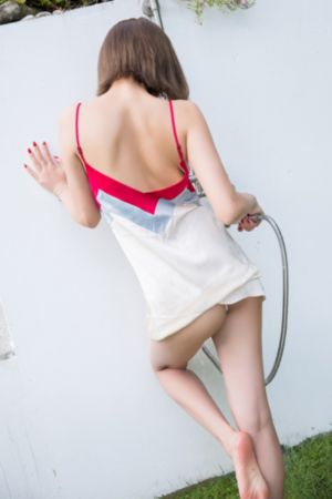 女大学生特殊的精油按摩_4K超清在线观看